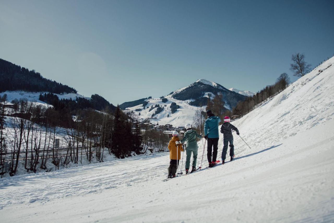 Gartenhotel Theresia 4 Saalbach-Hinterglemm Bagian luar foto