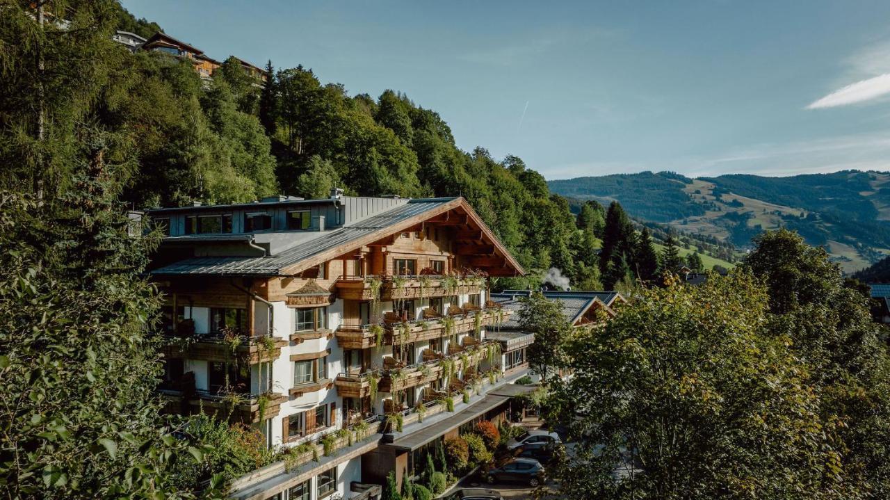 Gartenhotel Theresia 4 Saalbach-Hinterglemm Bagian luar foto